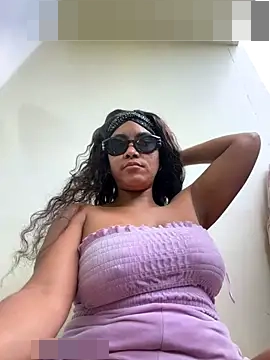 LuckyKhloe's Webcam Show