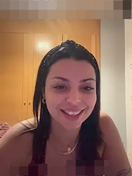 Noeliagglow's Webcam Show