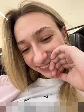 Lia__Love's Webcam Show