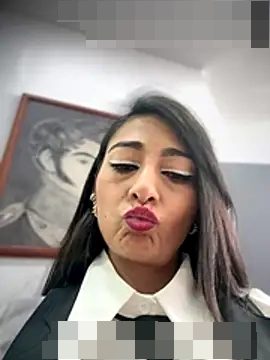 _Bella-Office1's Webcam Show