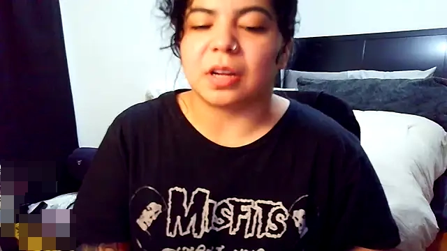 kimmiakiss22's Webcam Show