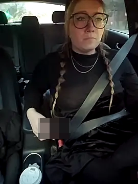 wildyoungNhorny's Webcam Show