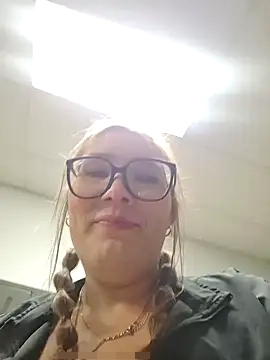 wildyoungNhorny's Webcam Show