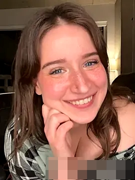 nerdynina's Webcam Show