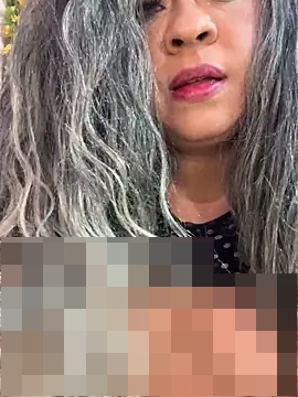 Suyin_squirt22's Webcam Show