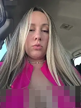 Mona_Plus' Webcam Show