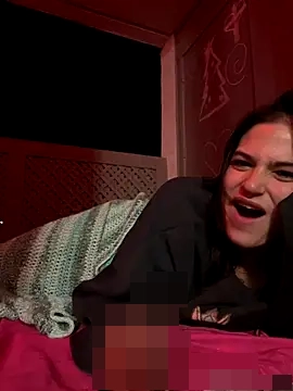 SafeinouterSpace's Webcam Show