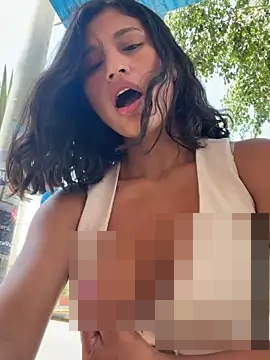 sexi_noemi's Webcam Show