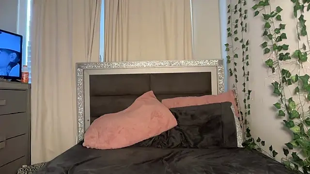 Sophiasecretsx's Webcam Show