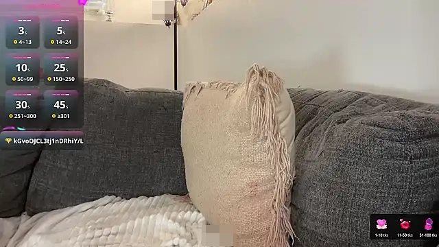 CanadianCumTarget's Webcam Show