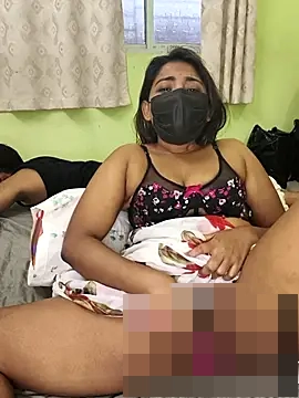 Trending_Couple's Webcam Show