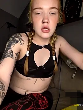mattiethebaddieee's Webcam Show