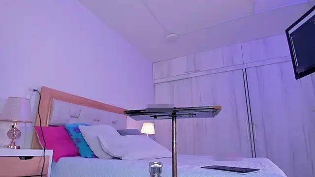 mia_hank's Webcam Show