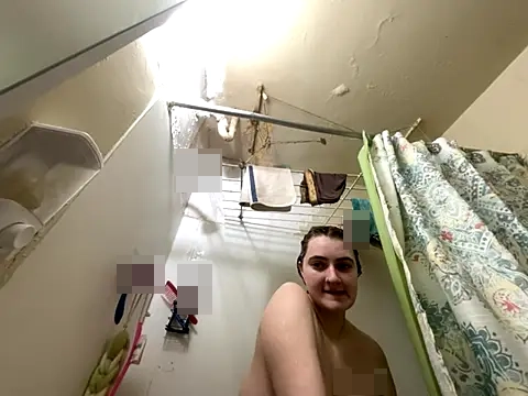 Snowbunnycake_131's Webcam Show