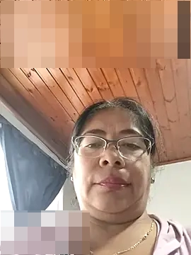 __valentina18's Webcam Show