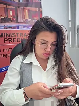 LIZ-06_'s Webcam Show