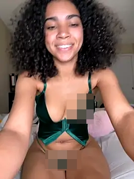 Kiki_hammyy's Webcam Show