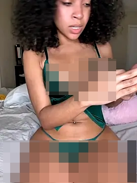 Kiki_hammyy's Webcam Show