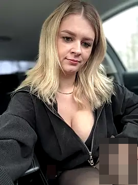 Love_Bri's Webcam Show