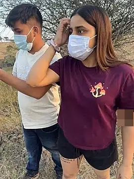 youngcoupleloverose's Webcam Show