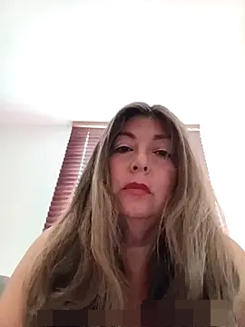 emma_tour's Webcam Show