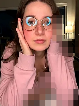 nerdynina's Webcam Show