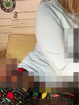 TrenaAnne's Webcam Show