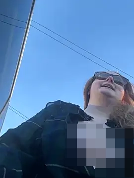 GingerSnap33's Webcam Show