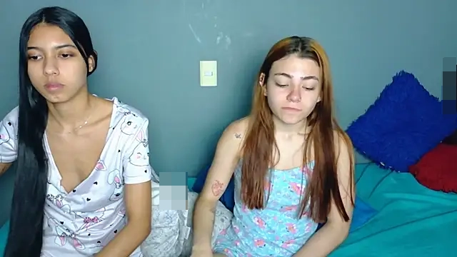 strawberrymia68's Webcam Show