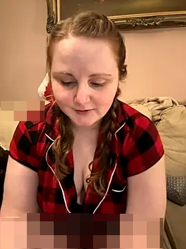 GingerSnap33's Webcam Show