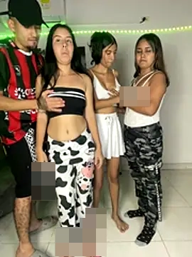 royalgirls_x's Webcam Show