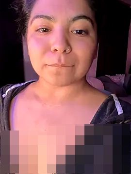 kimmiakiss22's Webcam Show