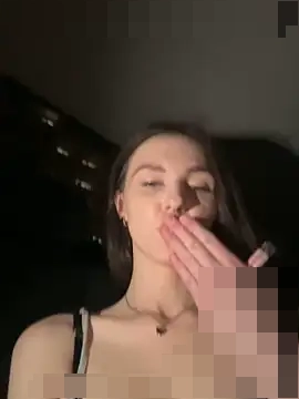 MilaBee's Webcam Show