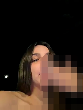 DoriDeluxe66's Webcam Show