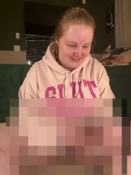 GingerSnap33's Webcam Show