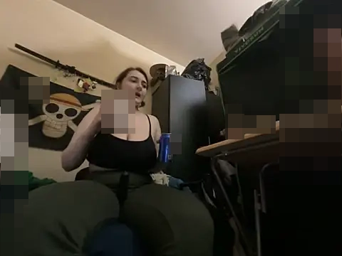 Snowbunnycake_131's Webcam Show