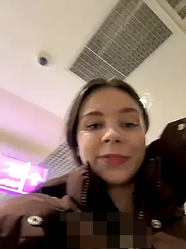 MilaBee's Webcam Show