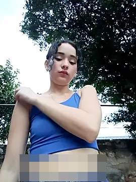 sweet_outdoor_charm's Webcam Show