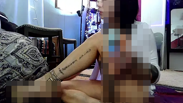 Genevieve143's Webcam Show