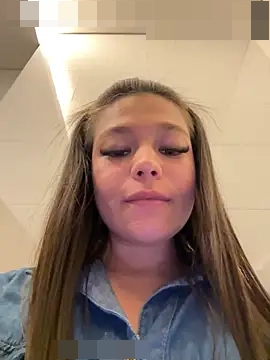 Alyshanon18's Webcam Show