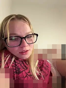 xoxokayy18's Webcam Show