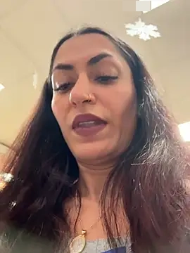 YourQueen18's Webcam Show