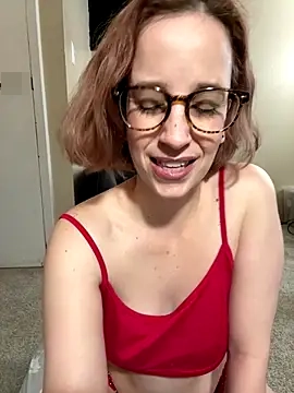 CreamedKitten's Webcam Show