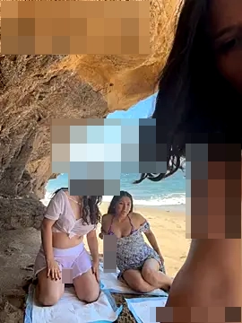 sexi_noemi's Webcam Show