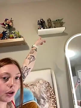 kelsred12's Webcam Show