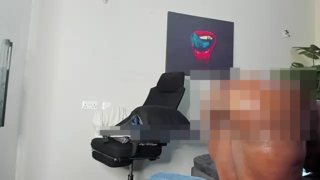 naughty_bigass' Webcam Show