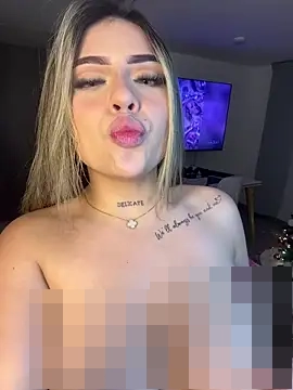 MiaWhitePink_'s Webcam Show