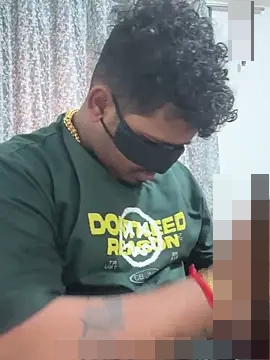 Cutie_Shruti's Webcam Show