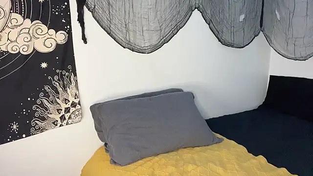 Trixie_luv1's Webcam Show