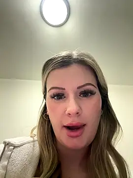 LoveShae_'s Webcam Show